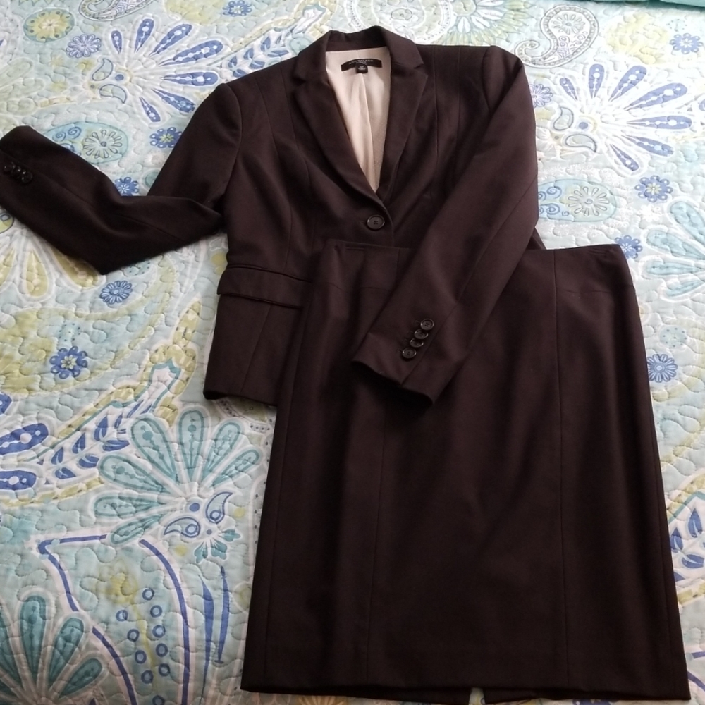 Dark Brown Ann Taylor sz 0 suit
